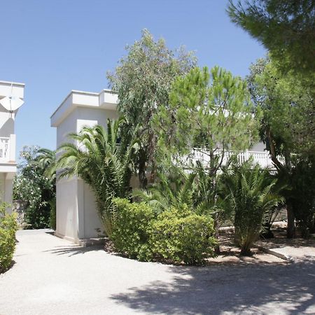Hotel Dei Bizantini & Villaggio Campo Dei Messapi Сан-П'єтро-ін-Беванья Екстер'єр фото