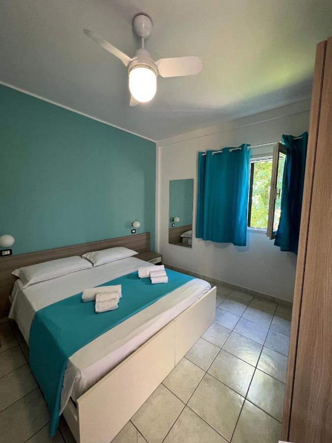 Hotel Dei Bizantini & Villaggio Campo Dei Messapi Сан-П'єтро-ін-Беванья Екстер'єр фото