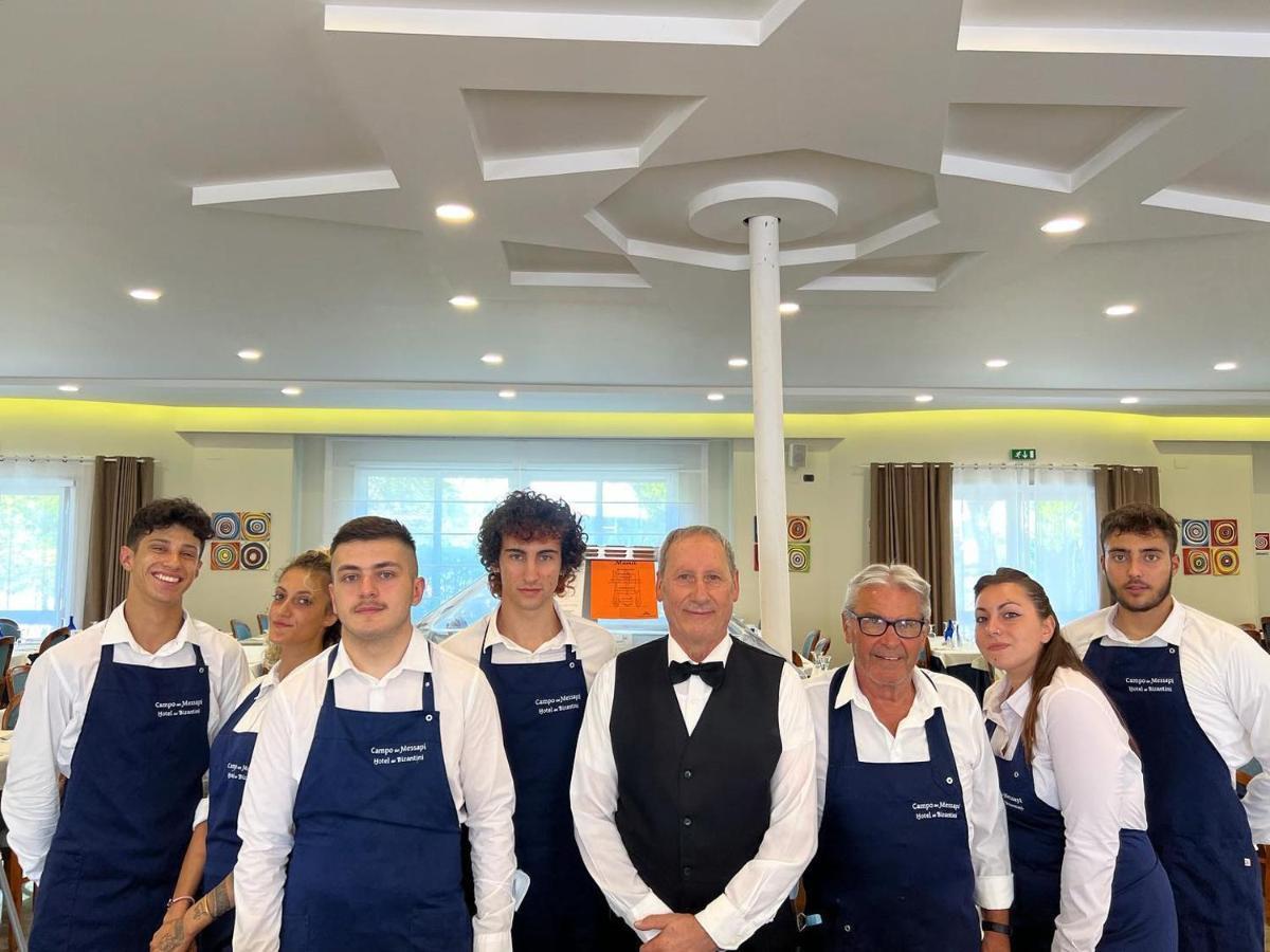 Hotel Dei Bizantini & Villaggio Campo Dei Messapi Сан-П'єтро-ін-Беванья Екстер'єр фото