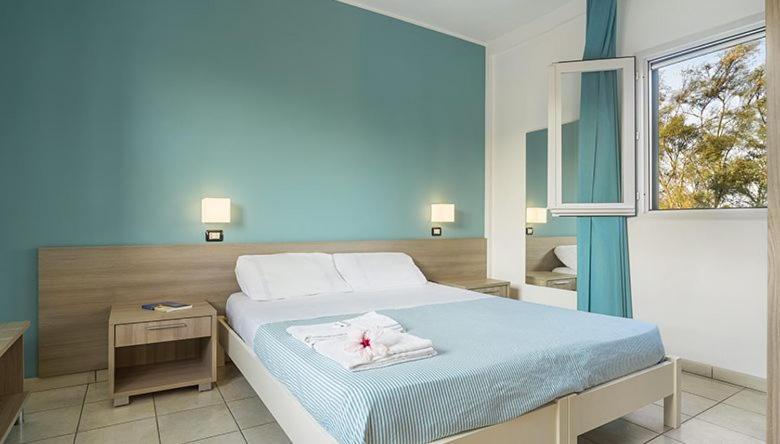 Hotel Dei Bizantini & Villaggio Campo Dei Messapi Сан-П'єтро-ін-Беванья Екстер'єр фото