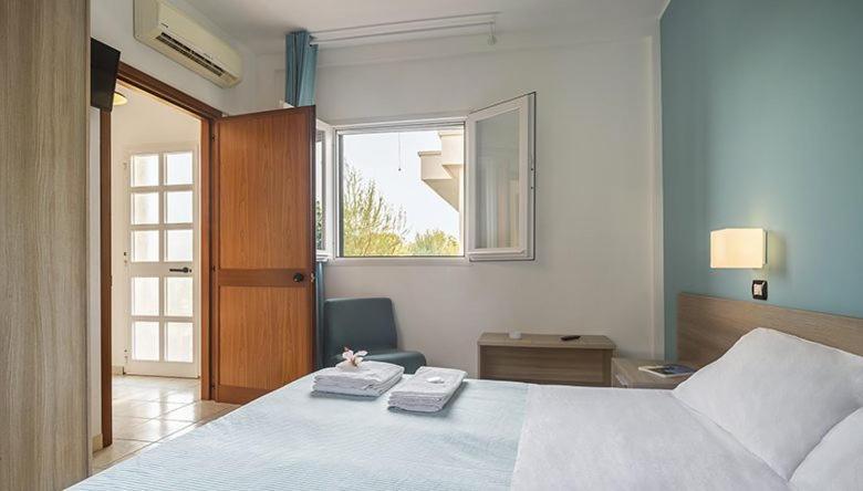 Hotel Dei Bizantini & Villaggio Campo Dei Messapi Сан-П'єтро-ін-Беванья Екстер'єр фото