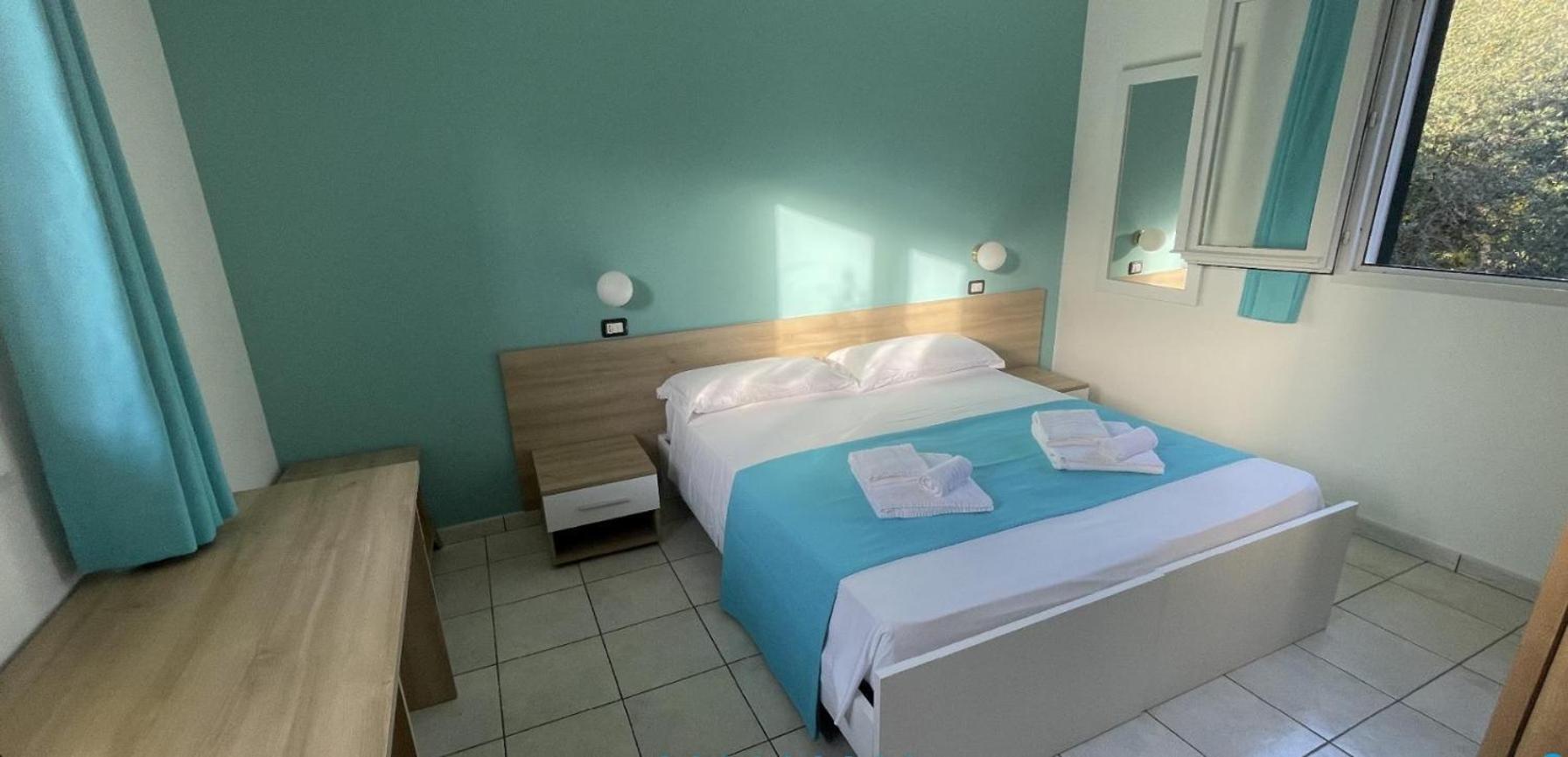 Hotel Dei Bizantini & Villaggio Campo Dei Messapi Сан-П'єтро-ін-Беванья Екстер'єр фото